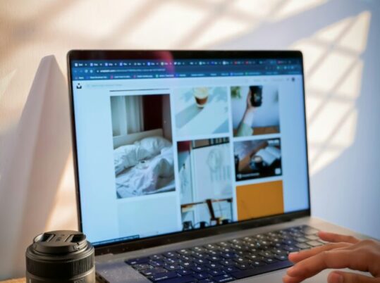 mona-jain-esq-WuJgMlg-unsplash